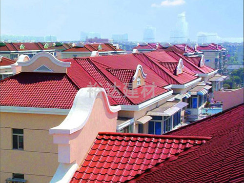 高(gao)檔(dang)彆墅屋(wu)麵(mian)