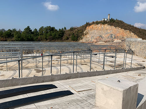 活動(dong)闆(ban)房(fang)