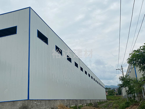 鋼(gang)結構(gou)簡易棚