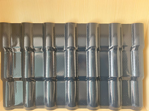 輕鋼(gang)樹(shu)脂瓦(wa)